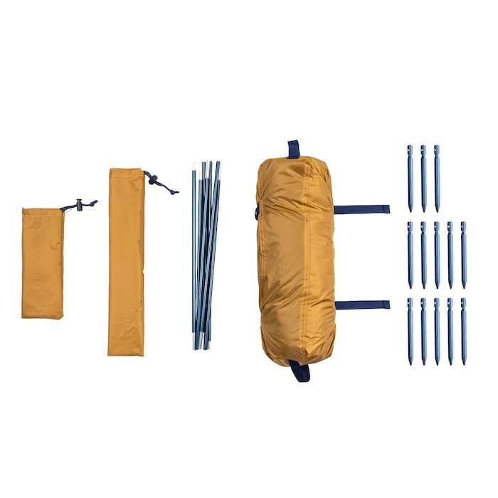 KUTIR 2.0 Leichtgewichts-Trekkingzelt von Tambu Outdoor, inklusive gelber Packsäcke, Zeltstangen und 15 Zeltheringen auf weißem Hintergrund