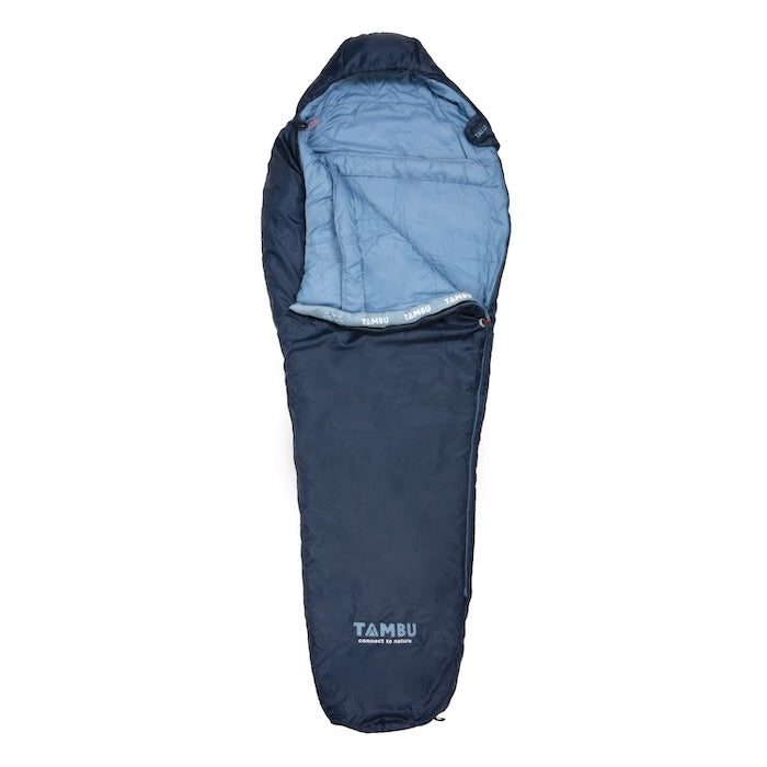 TALU Mumienschlafsack 1500 von Tambu Outdoor in dunkelblau mit hellblauem Innenfutter, teilweise geöffnet, mit Logo und Slogan 'connect to nature'